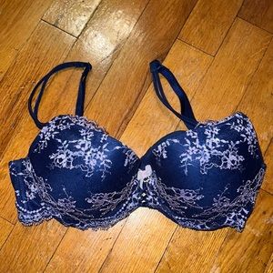 Victoria’s Secret push up bra. Size 32D